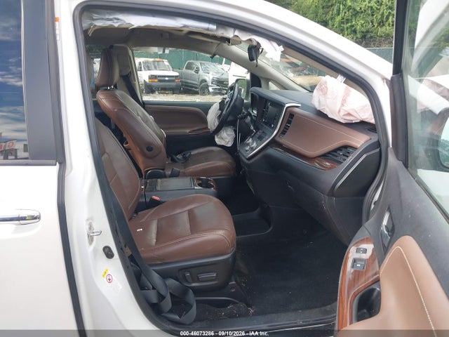 Auction sale of the 2018 Toyota Sienna Limited Premium 7 Passenger, vin: 5TDYZ3DC2JS953239, lot number: 46073286