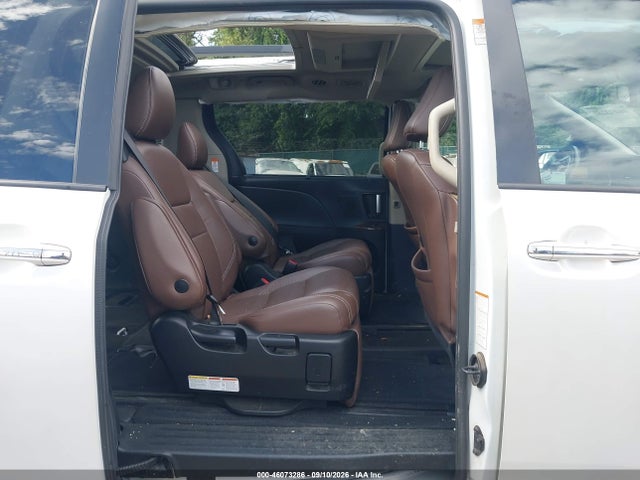 Auction sale of the 2018 Toyota Sienna Limited Premium 7 Passenger, vin: 5TDYZ3DC2JS953239, lot number: 46073286