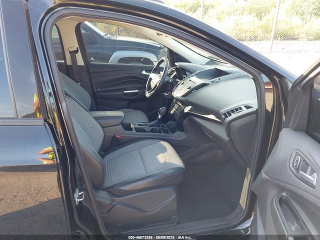 Продажа на аукционе авто 2017 Ford Escape Se, vin: 1FMCU9G91HUB72158, номер лота: 46073296