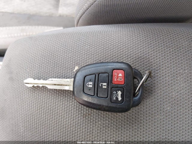 Продажа на аукционе авто 2017 Toyota Corolla Le, vin: 2T1BURHE3HC912172, номер лота: 46073383