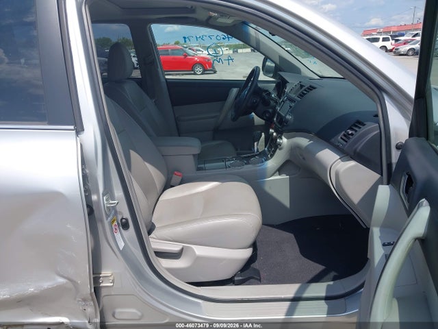 Продажа на аукционе авто 2013 Toyota Highlander Se V6, vin: 5TDZK3EH3DS101621, номер лота: 46073479