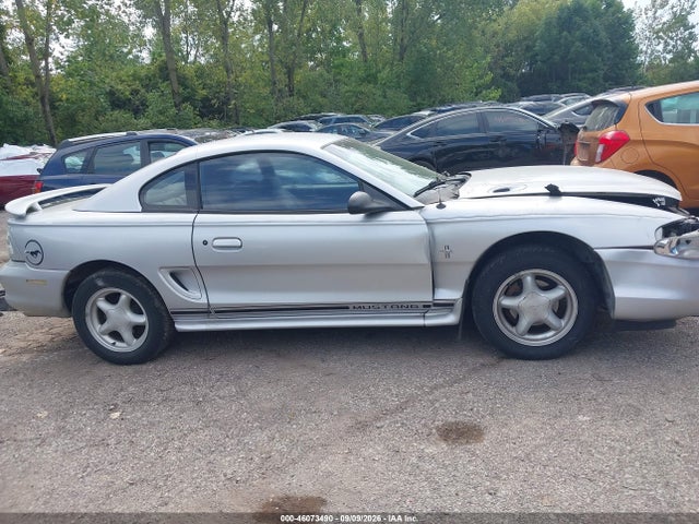 46073490 :رقم المزاد ، 1FAFP4040WF205099 vin ، 1998 Ford Mustang مزاد بيع