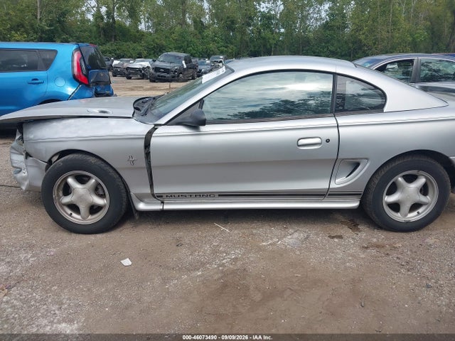 46073490 :رقم المزاد ، 1FAFP4040WF205099 vin ، 1998 Ford Mustang مزاد بيع