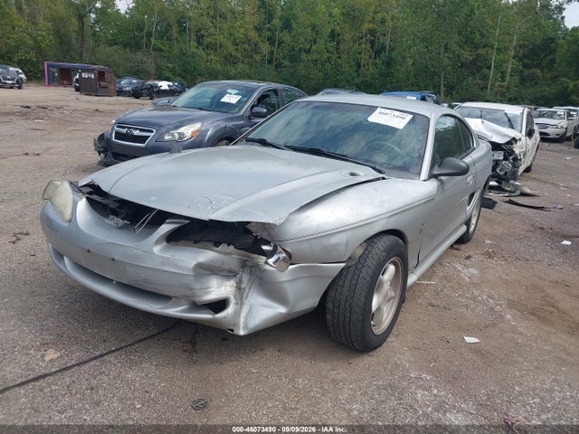 46073490 :رقم المزاد ، 1FAFP4040WF205099 vin ، 1998 Ford Mustang مزاد بيع
