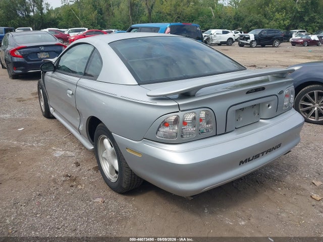 46073490 :رقم المزاد ، 1FAFP4040WF205099 vin ، 1998 Ford Mustang مزاد بيع
