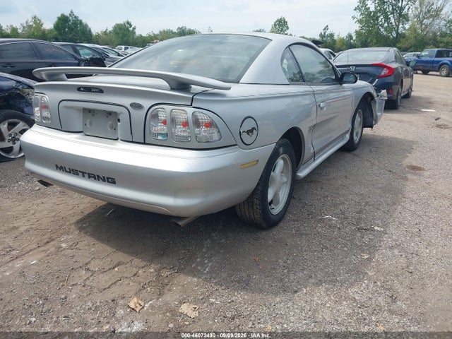 46073490 :رقم المزاد ، 1FAFP4040WF205099 vin ، 1998 Ford Mustang مزاد بيع