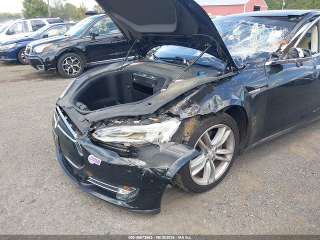 2015 Tesla Model S 60/70/85 მანქანა იყიდება აუქციონზე, vin: 5YJSA1E11FF118436, აუქციონის ნომერი: 46073663