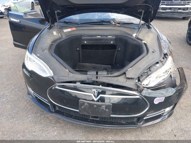 2015 Tesla Model S 60/70/85 მანქანა იყიდება აუქციონზე, vin: 5YJSA1E11FF118436, აუქციონის ნომერი: 46073663