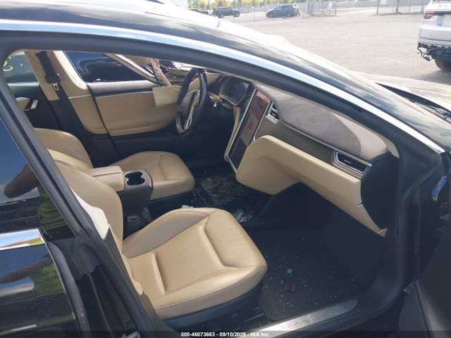 2015 Tesla Model S 60/70/85 მანქანა იყიდება აუქციონზე, vin: 5YJSA1E11FF118436, აუქციონის ნომერი: 46073663