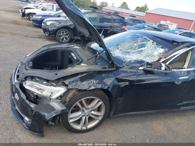2015 Tesla Model S 60/70/85 მანქანა იყიდება აუქციონზე, vin: 5YJSA1E11FF118436, აუქციონის ნომერი: 46073663