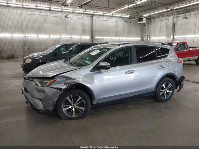 46073936 :رقم المزاد ، 2T3RFREV2HW681297 vin ، 2017 Toyota Rav4 Xle مزاد بيع