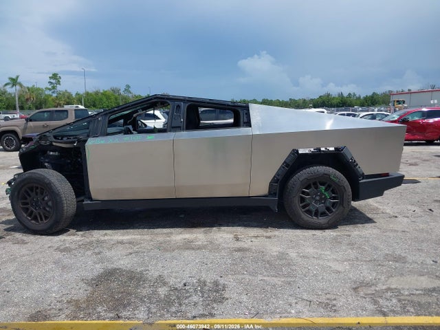 2024 Tesla Cybertruck All-wheel Drive მანქანა იყიდება აუქციონზე, vin: 7G2CEHED1RA051427, აუქციონის ნომერი: 46073942