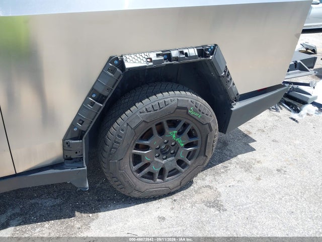 2024 Tesla Cybertruck All-wheel Drive მანქანა იყიდება აუქციონზე, vin: 7G2CEHED1RA051427, აუქციონის ნომერი: 46073942