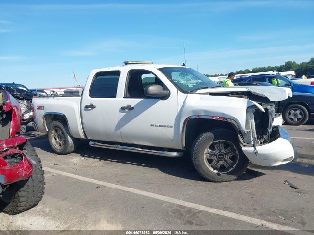 2011 Chevrolet Silverado 1500 Lt მანქანა იყიდება აუქციონზე, vin: 3GCPKSE30BG389454, აუქციონის ნომერი: 46073953