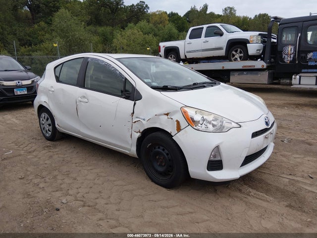 Auction sale of the 2014 Toyota Prius C Two, vin: JTDKDTB3XE1569512, lot number: 46073973