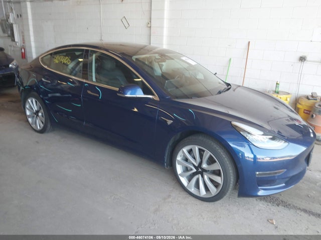 2019 5YJ3E1EB1KF390092 main image