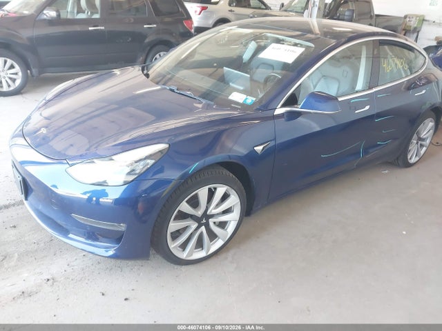Tesla Model 3 Long Range/performance 2019 5YJ3E1EB1KF390092 Image 2