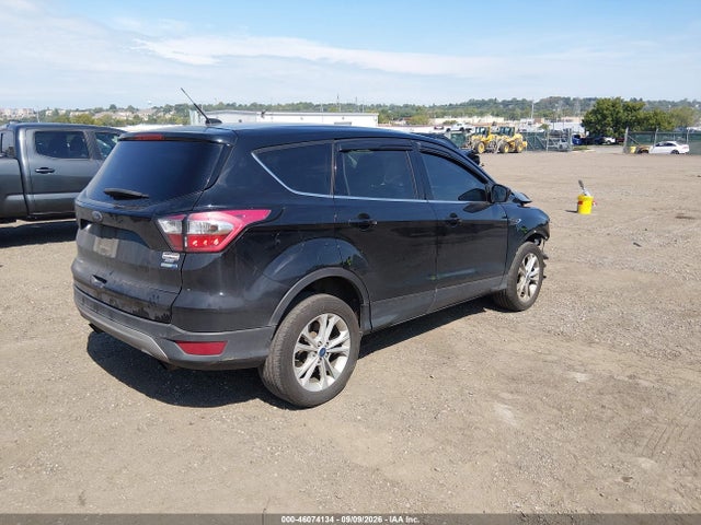 Ford ESCAPE SE 2017 1FMCU9GD2HUE61876 Image 4