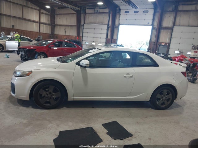 2011 Kia Forte Koup Ex მანქანა იყიდება აუქციონზე, vin: KNAFU6A24B5398964, აუქციონის ნომერი: 46074191