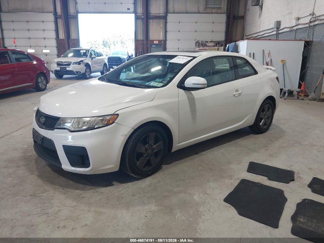 2011 Kia Forte Koup Ex მანქანა იყიდება აუქციონზე, vin: KNAFU6A24B5398964, აუქციონის ნომერი: 46074191