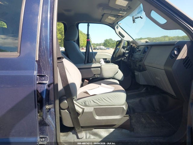 46074212 :رقم المزاد ، 1FT8W4DT3FEB33814 vin ، 2015 Ford F-450 Xl مزاد بيع