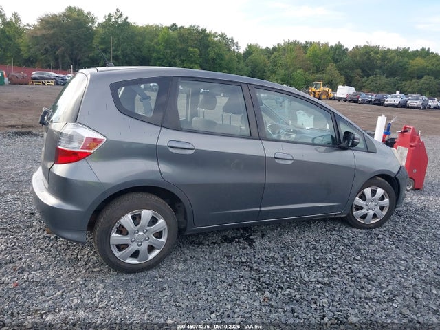 2013 Honda Fit მანქანა იყიდება აუქციონზე, vin: JHMGE8H35DC074398, აუქციონის ნომერი: 46074276