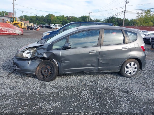 2013 Honda Fit მანქანა იყიდება აუქციონზე, vin: JHMGE8H35DC074398, აუქციონის ნომერი: 46074276