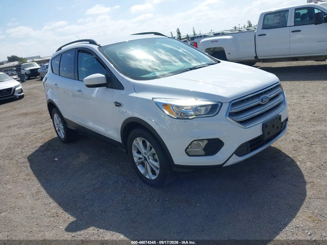 Продаж на аукціоні авто 2018 Ford Escape Se, vin: 1FMCU9GD3JUD08526, номер лоту: 46074345