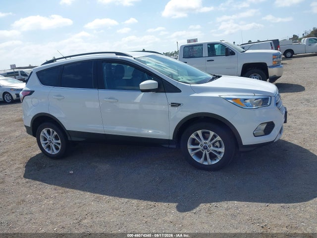 Продаж на аукціоні авто 2018 Ford Escape Se, vin: 1FMCU9GD3JUD08526, номер лоту: 46074345