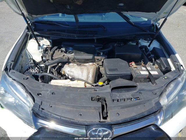 46074440 :رقم المزاد ، 4T1BF1FK5FU961213 vin ، 2015 Toyota Camry Se مزاد بيع
