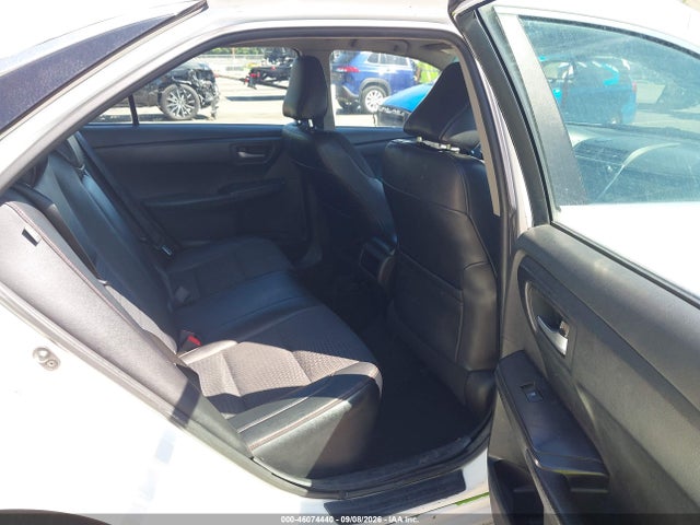 46074440 :رقم المزاد ، 4T1BF1FK5FU961213 vin ، 2015 Toyota Camry Se مزاد بيع