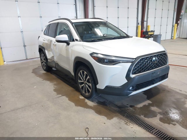 Продажа на аукционе авто 2022 Toyota Corolla Cross Xle, vin: 7MUDAABG0NV016613, номер лота: 46074478