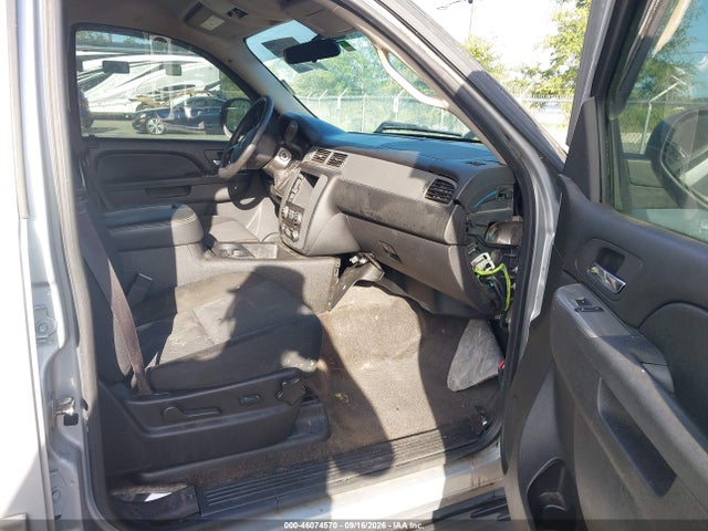 46074570 :رقم المزاد ، 1GNLC2E01DR130001 vin ، 2013 Chevrolet Tahoe Commercial Fleet مزاد بيع