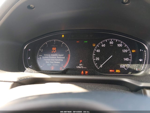 46074649 :رقم المزاد ، 1HGCV1F58JA185113 vin ، 2018 Honda Accord Ex-l مزاد بيع