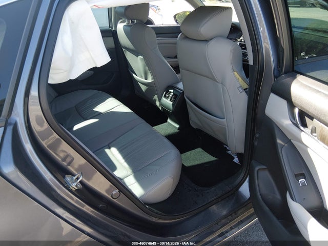 46074649 :رقم المزاد ، 1HGCV1F58JA185113 vin ، 2018 Honda Accord Ex-l مزاد بيع
