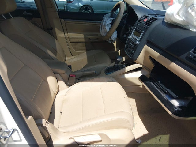2008 Volkswagen Jetta Se/sel მანქანა იყიდება აუქციონზე, vin: 3VWRM71K58M117678, აუქციონის ნომერი: 46074793
