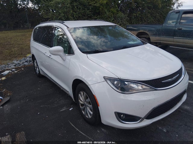 46074810 :رقم المزاد ، 2C4RC1BG7HR533947 vin ، 2017 Chrysler Pacifica Touring-l مزاد بيع
