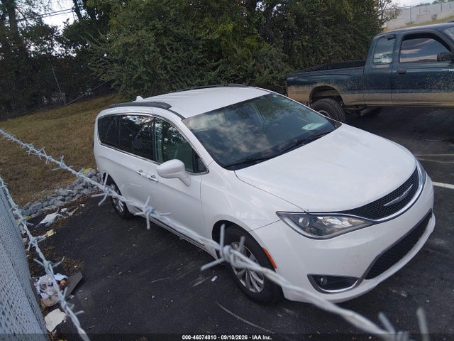 46074810 :رقم المزاد ، 2C4RC1BG7HR533947 vin ، 2017 Chrysler Pacifica Touring-l مزاد بيع