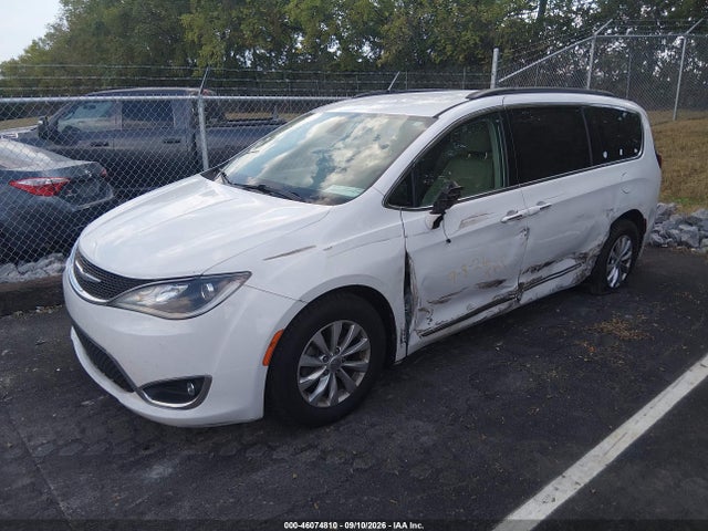 46074810 :رقم المزاد ، 2C4RC1BG7HR533947 vin ، 2017 Chrysler Pacifica Touring-l مزاد بيع