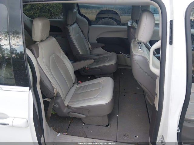 46074810 :رقم المزاد ، 2C4RC1BG7HR533947 vin ، 2017 Chrysler Pacifica Touring-l مزاد بيع