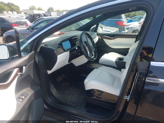 Продаж на аукціоні авто 2016 Tesla Model X 60d/70d/75d/90d, vin: 5YJXCAE21GF008870, номер лоту: 46074926