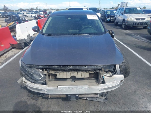 46075152 :رقم المزاد ، 1HGCV1F1XJA086385 vin ، 2018 Honda Accord Lx مزاد بيع