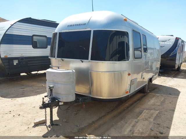 46075168 :رقم المزاد ، 1STVRTF12CJ525977 vin ، 2012 Airstream Sport مزاد بيع