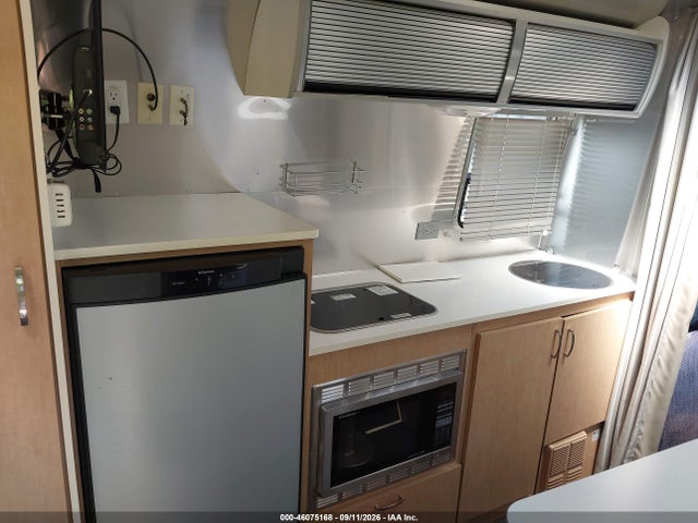 46075168 :رقم المزاد ، 1STVRTF12CJ525977 vin ، 2012 Airstream Sport مزاد بيع