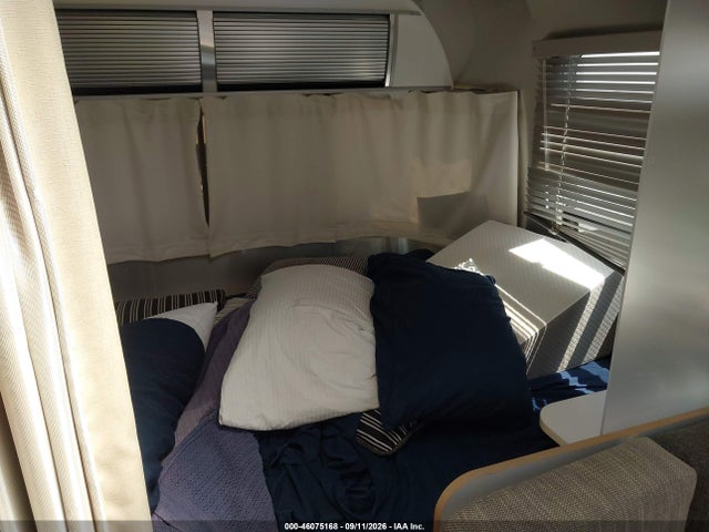 46075168 :رقم المزاد ، 1STVRTF12CJ525977 vin ، 2012 Airstream Sport مزاد بيع