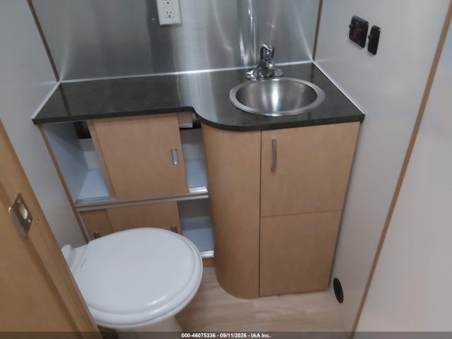 Airstream Other 2015 1STT9YL29FJ531197 Image 16