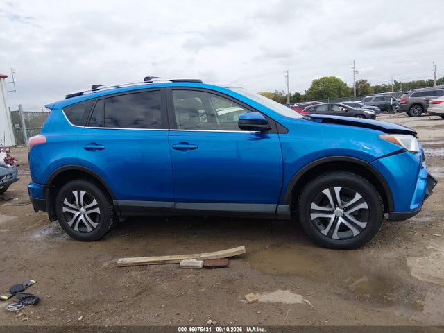 Toyota RAV4 LE 2016 JTMZFREV9GJ098920 Image 13