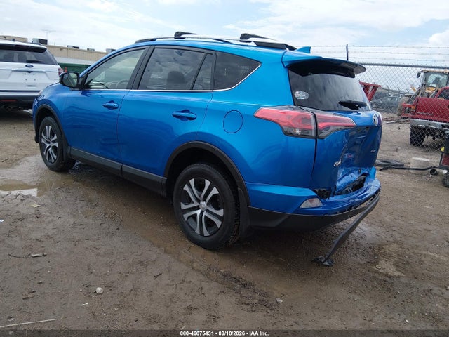 Toyota RAV4 LE 2016 JTMZFREV9GJ098920 Image 3