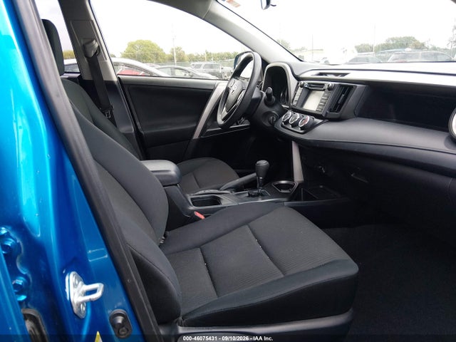 Toyota RAV4 LE 2016 JTMZFREV9GJ098920 Image 5