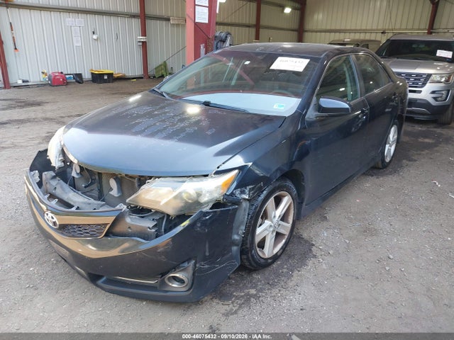 46075432 :رقم المزاد ، 4T1BF1FK0CU173399 vin ، 2012 Toyota Camry Se مزاد بيع